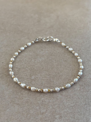 Nerina Ecru Pearl Beaded Bracelet